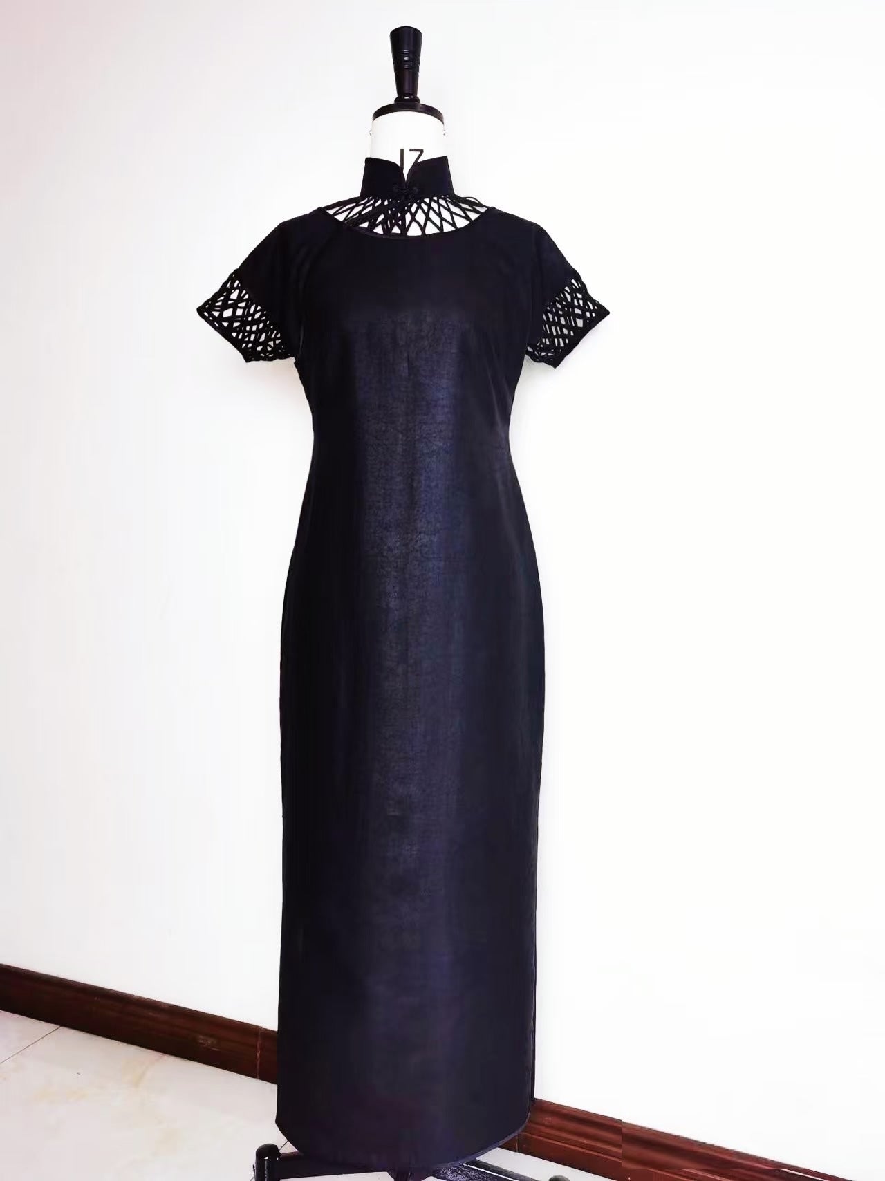 Digital Sewing Pattern: Cheongsam Sewing Pattern: Mid-Length Short-Sleeved Qipao with Integrated Annular Patch around Neck