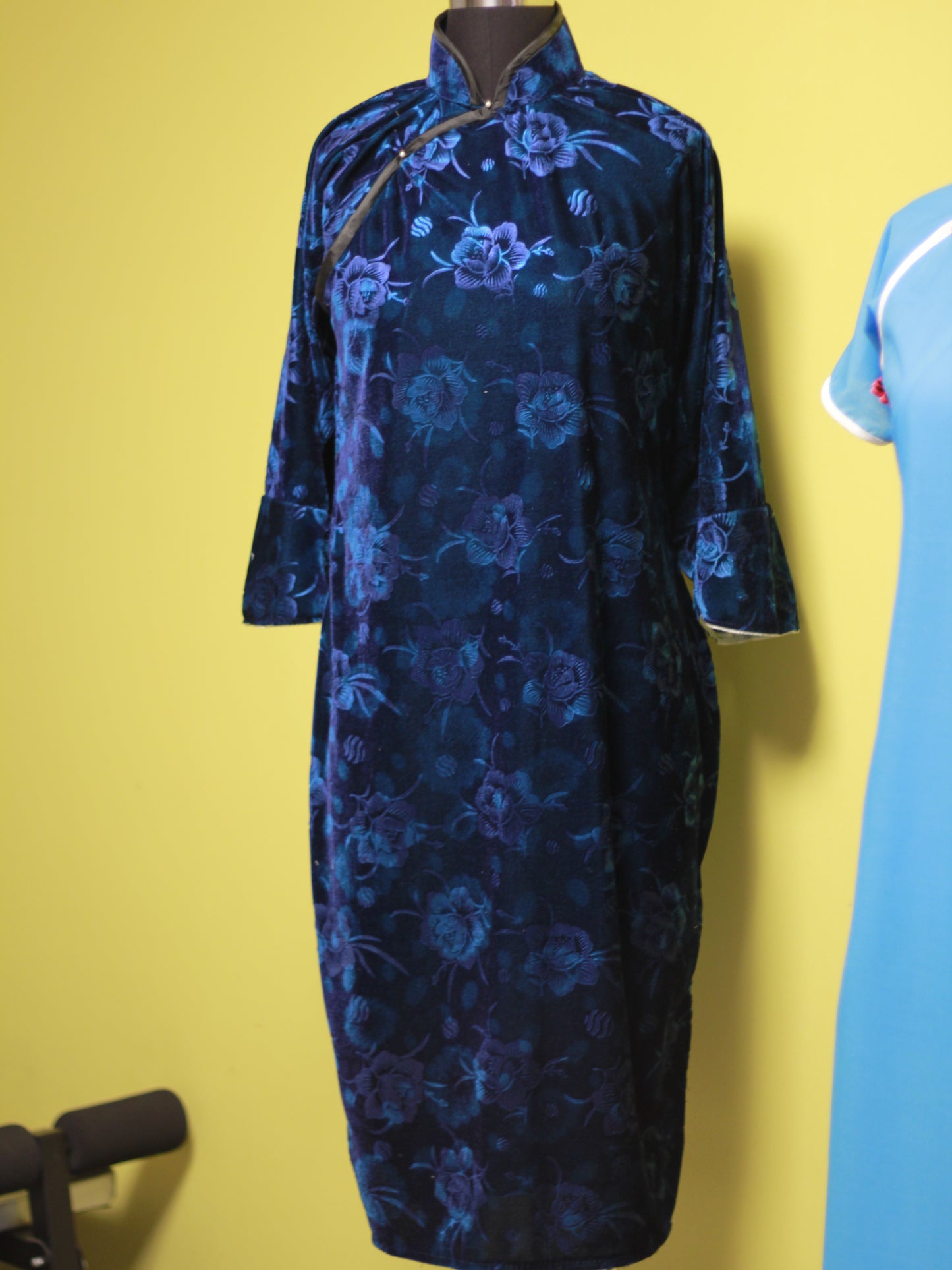 Digital Sewing Pattern: Vintage-Inspired Qipao Sewing Pattern – Flat-Cut, Mid-Length Sleeve, Knee-Length, Side-Closure with Mandarin Collar