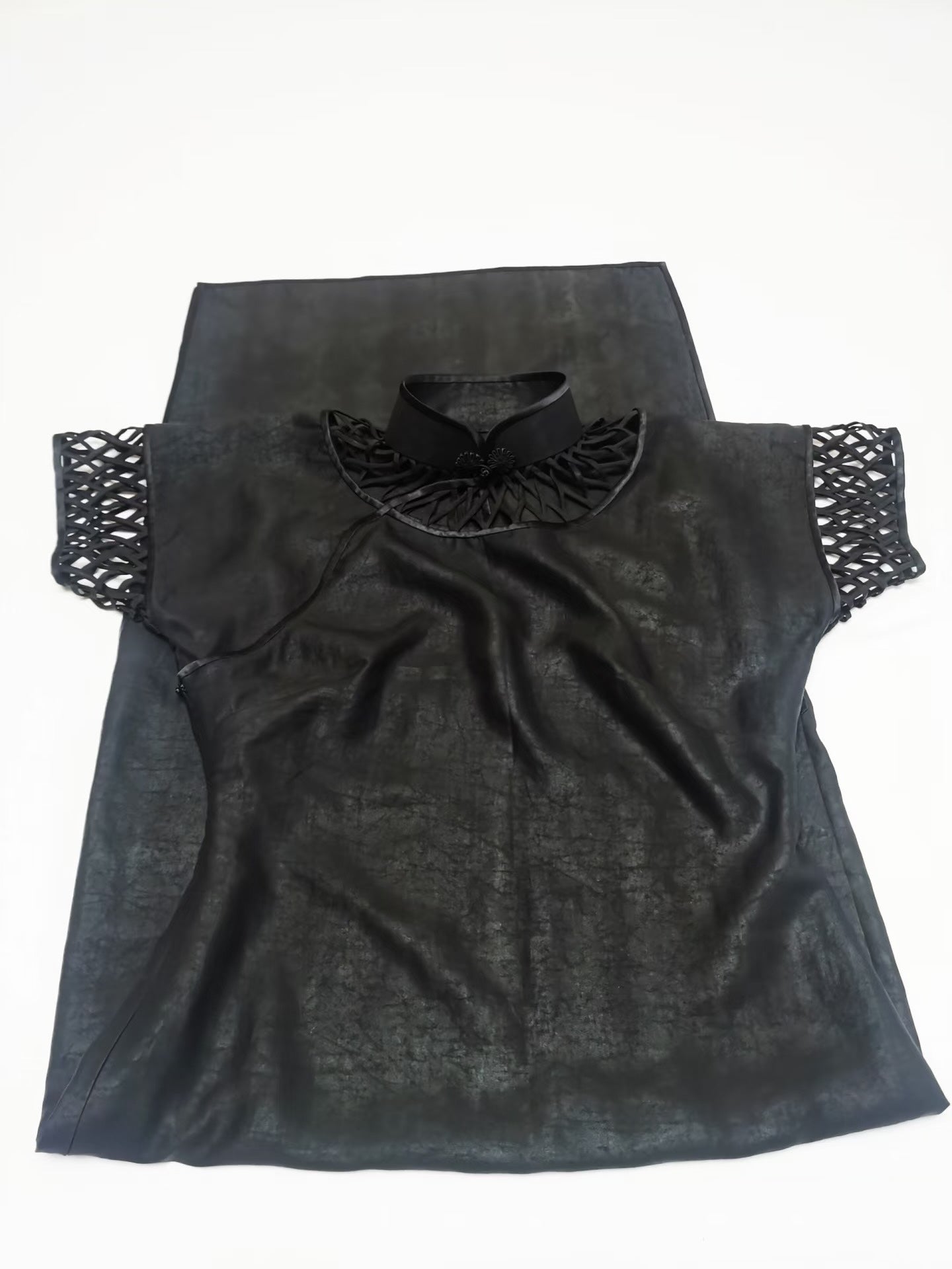 Digital Sewing Pattern: Cheongsam Sewing Pattern: Mid-Length Short-Sleeved Qipao with Integrated Annular Patch around Neck
